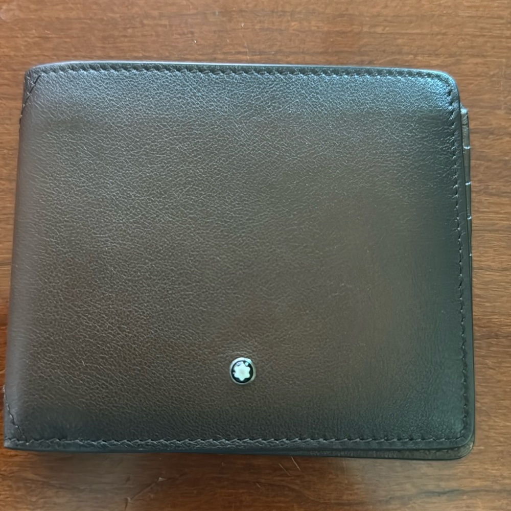 MONTBLANC men’s wallet - in excellent condition.
